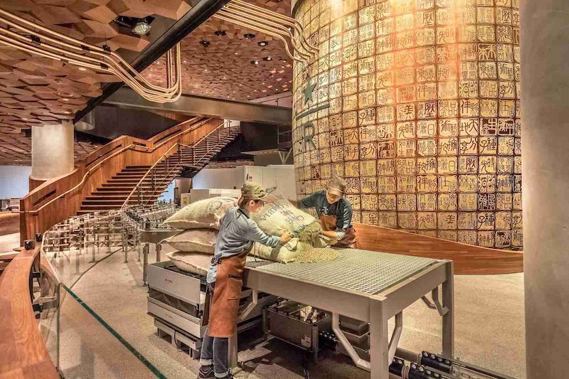 Starbucks Roastery in Shanghai - design objects featuring Chinese culture