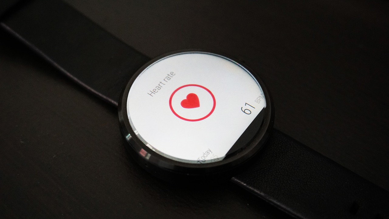 How do Smart Homes work? - Health monitors are examples of Smart Health devices