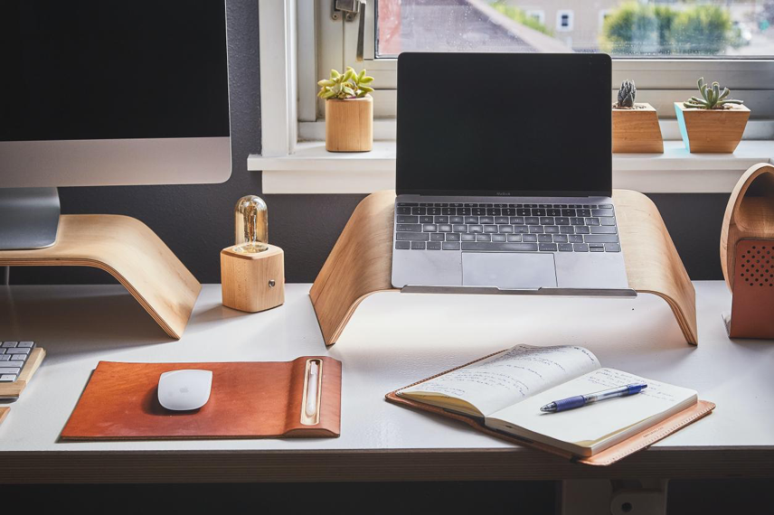 Standing Desks - advantages of standing desks